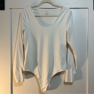 NUUDS Women’s White Scoop Neck Long Sleeve Bodysuit